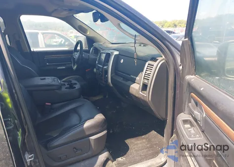 2015 Ram 1500 Laramie z USA, uszkodzony, nr VIN 1C6RR7NM0FS746714